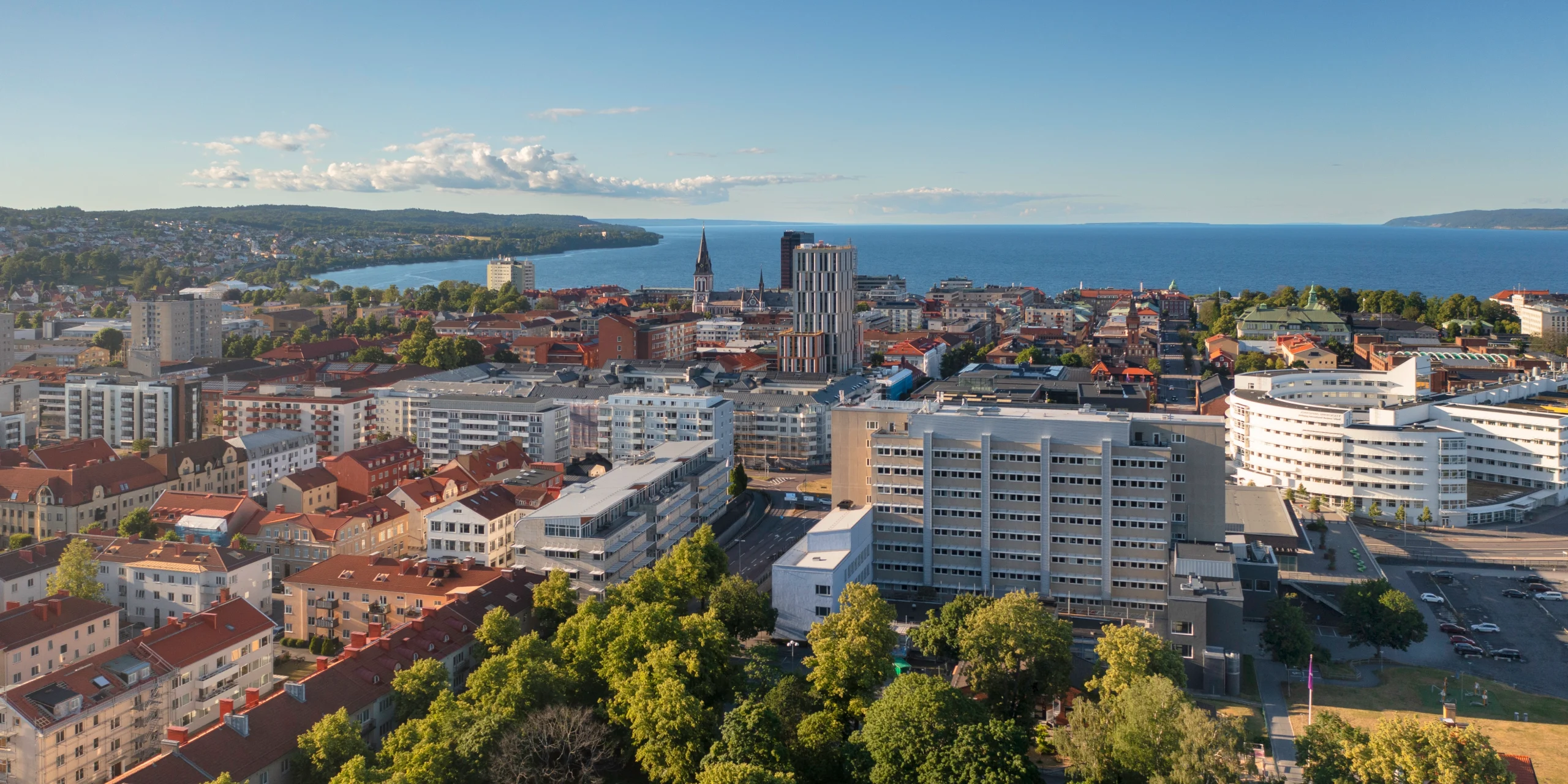 Utsikt över Jönköping och Vättern
